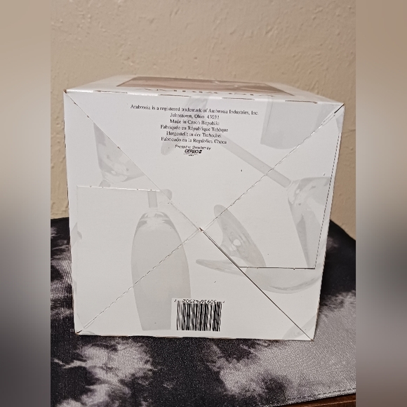 Classics Ambrosia Lemonade Pitcher - Picture 4 of 6